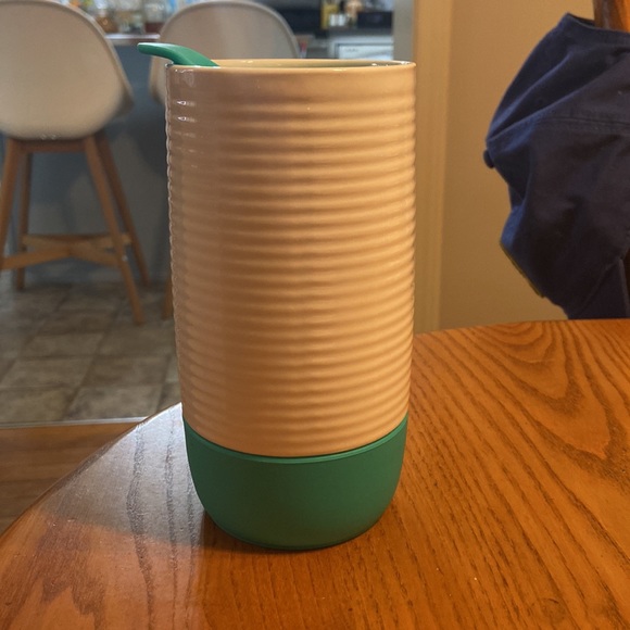 ello 18 oz. Ceramic Mug with Lid - Picture 7 of 10